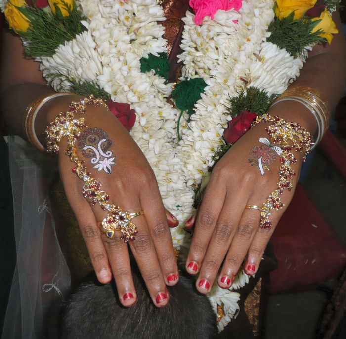 28 3  Madurai huwelijkshandsieraden124 1
